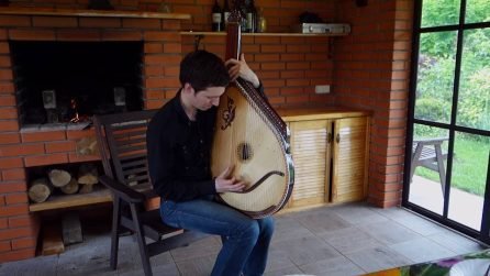 How To Play Bandura Instrument?