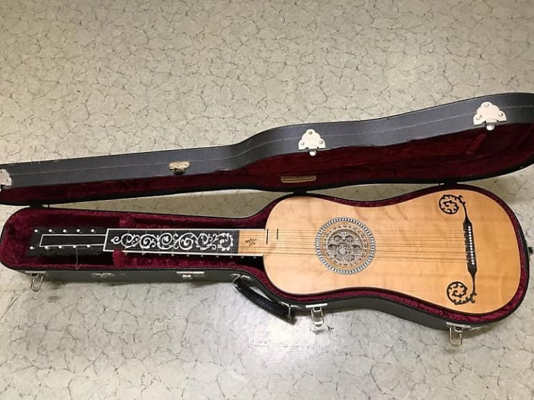 baroque guitar luthier