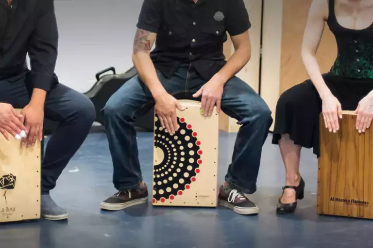 What is the difference between flamenco and Peruvian cajon